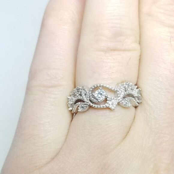 Vintage Sterling Silver and Rhinestone Inset Ring Size 7 1/2 Band, Scroll Design - Picture 6 of 9